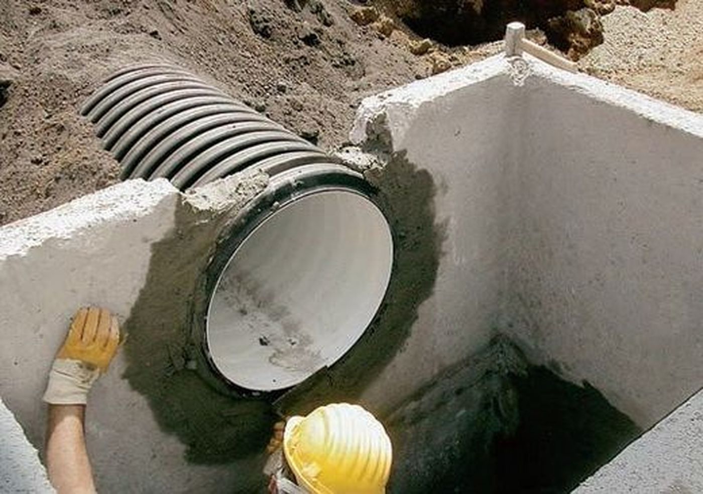 Прокладка канализационных труб КОРСИС